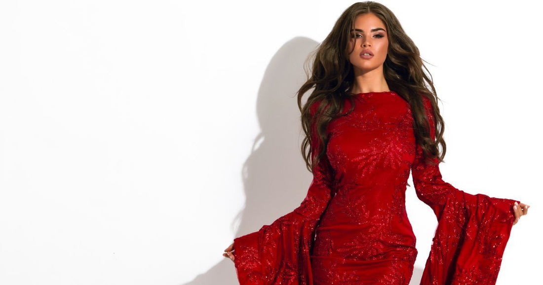 Can women wear Western style dresses in a Pakistani wedding?