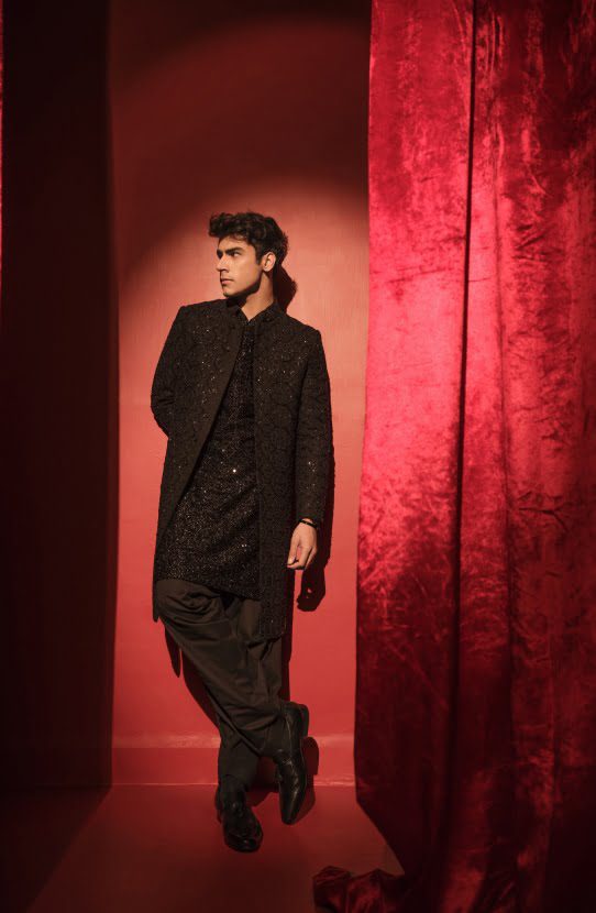 Black kurta by HSY