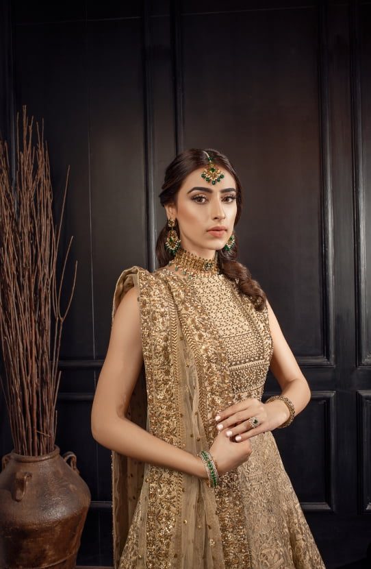 HSY| Classic Lehenga Choli Embellished in Zardozi Gold Work HSY| Classic Lehenga Choli Embellished in Zardozi Gold Work