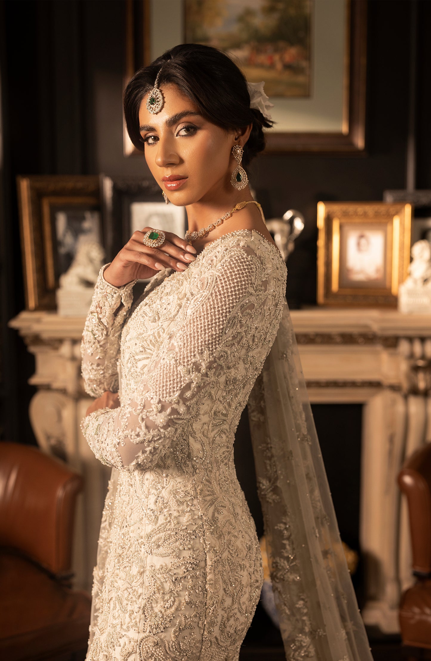 HSY Ivory White Bridal Gown-Stylish neckline detail of ivory white bridal gown