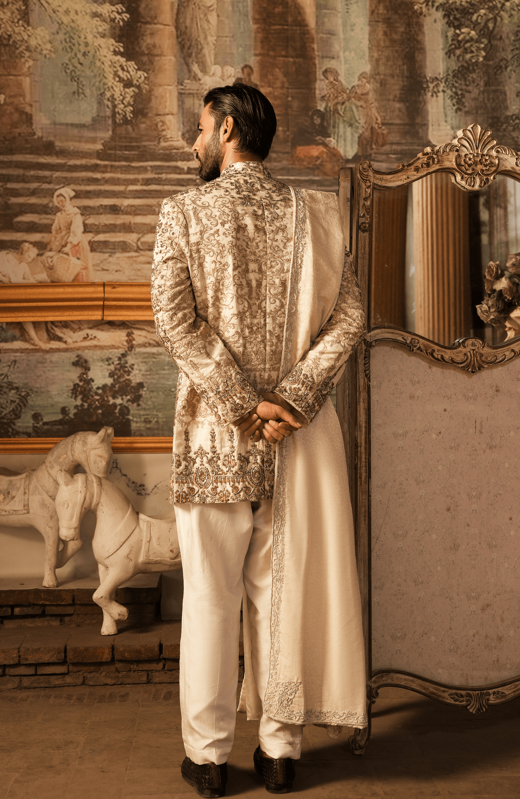 Shahnawaz - Ivory White Silk Sherwani with Handwork - photo 2