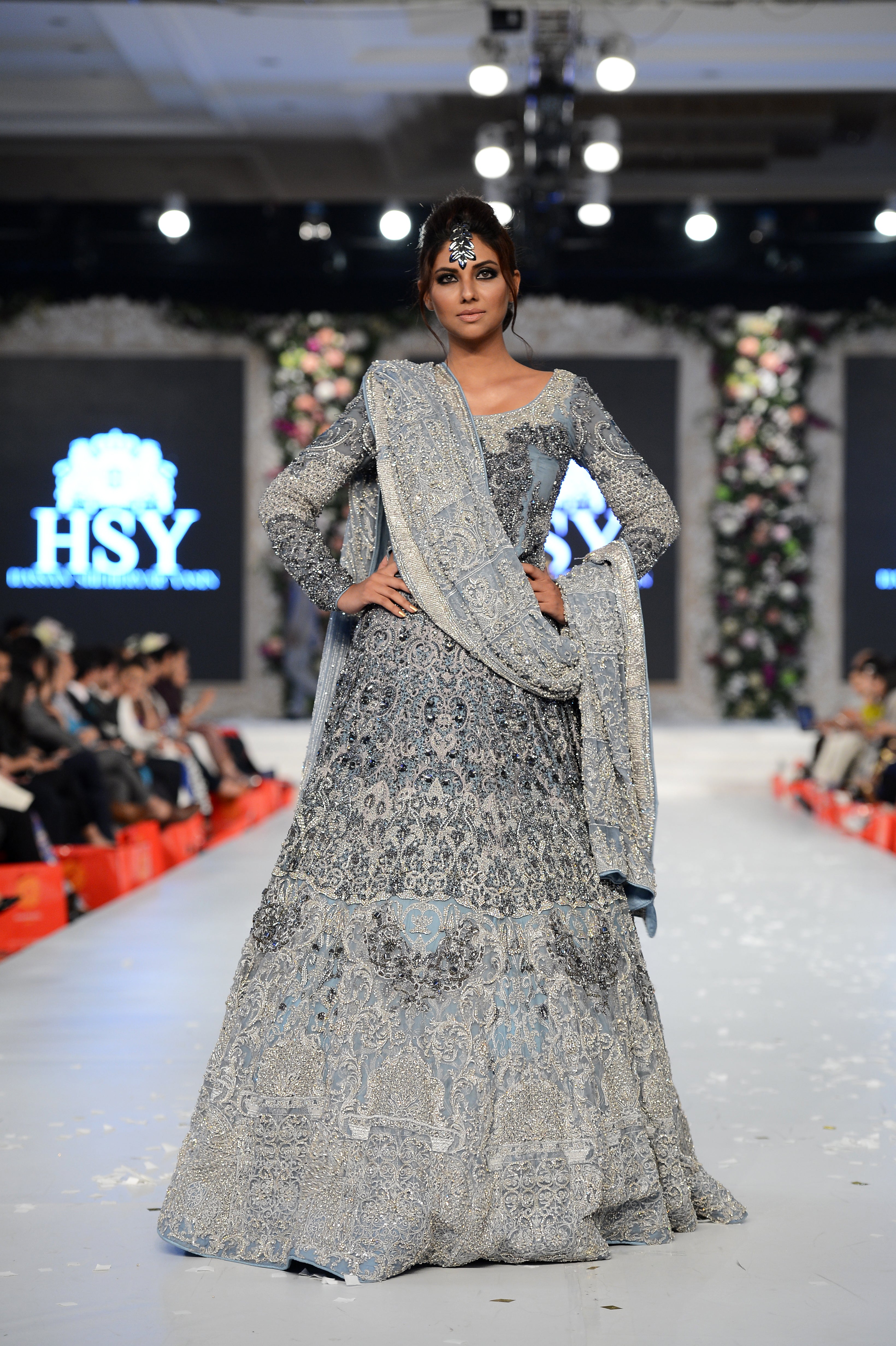 pakistani dresses 2015 party wear Latest Best Party Wear Frocks & Gowns for Women 2014-2015 | Fancy Embroidered Collection