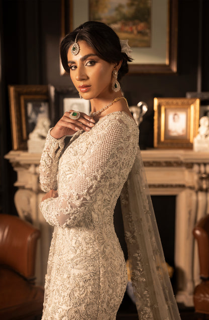 HSY Ivory White Bridal Gown-Stylish neckline detail of ivory white bridal gown