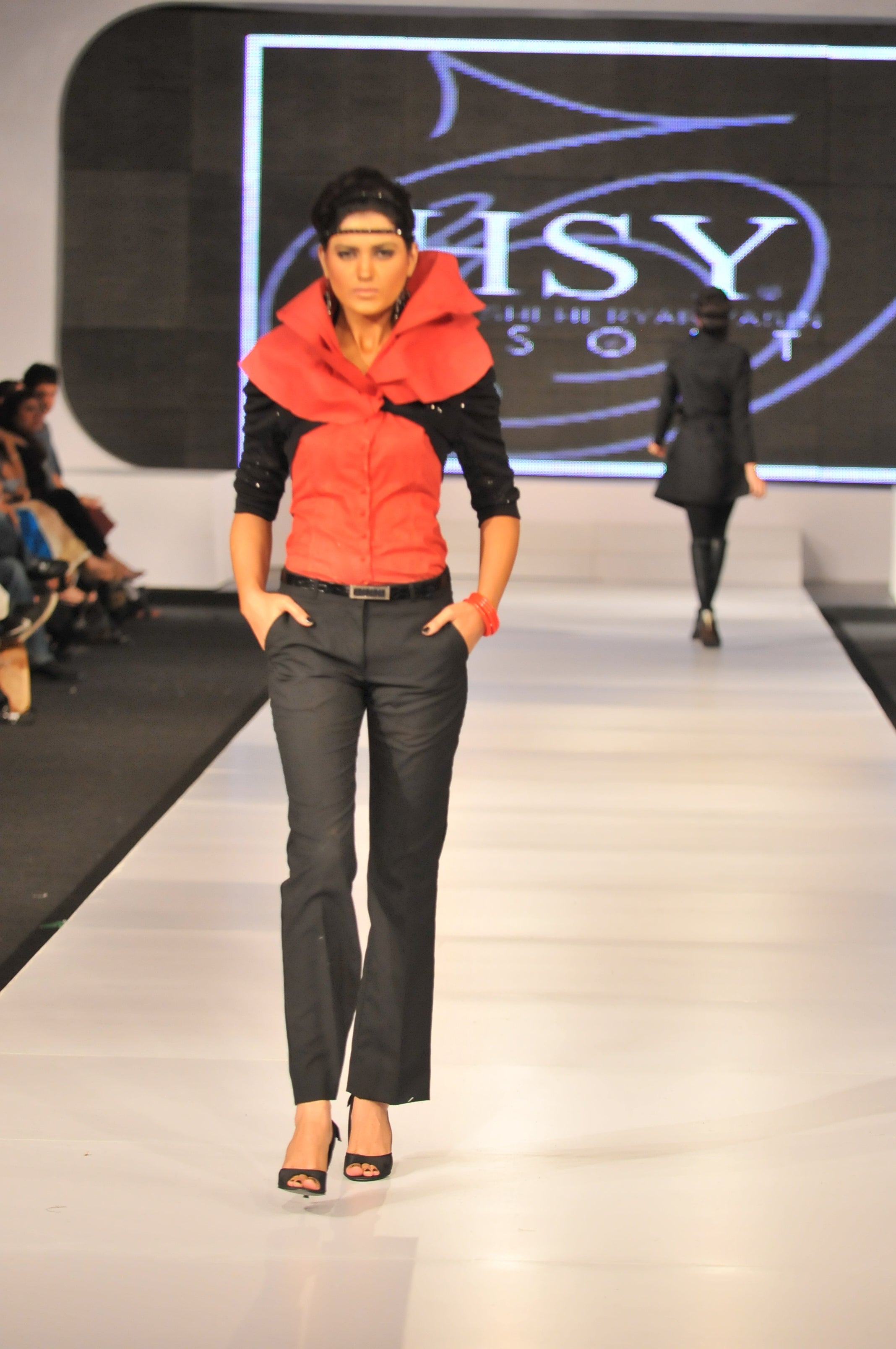 HSY run way walk