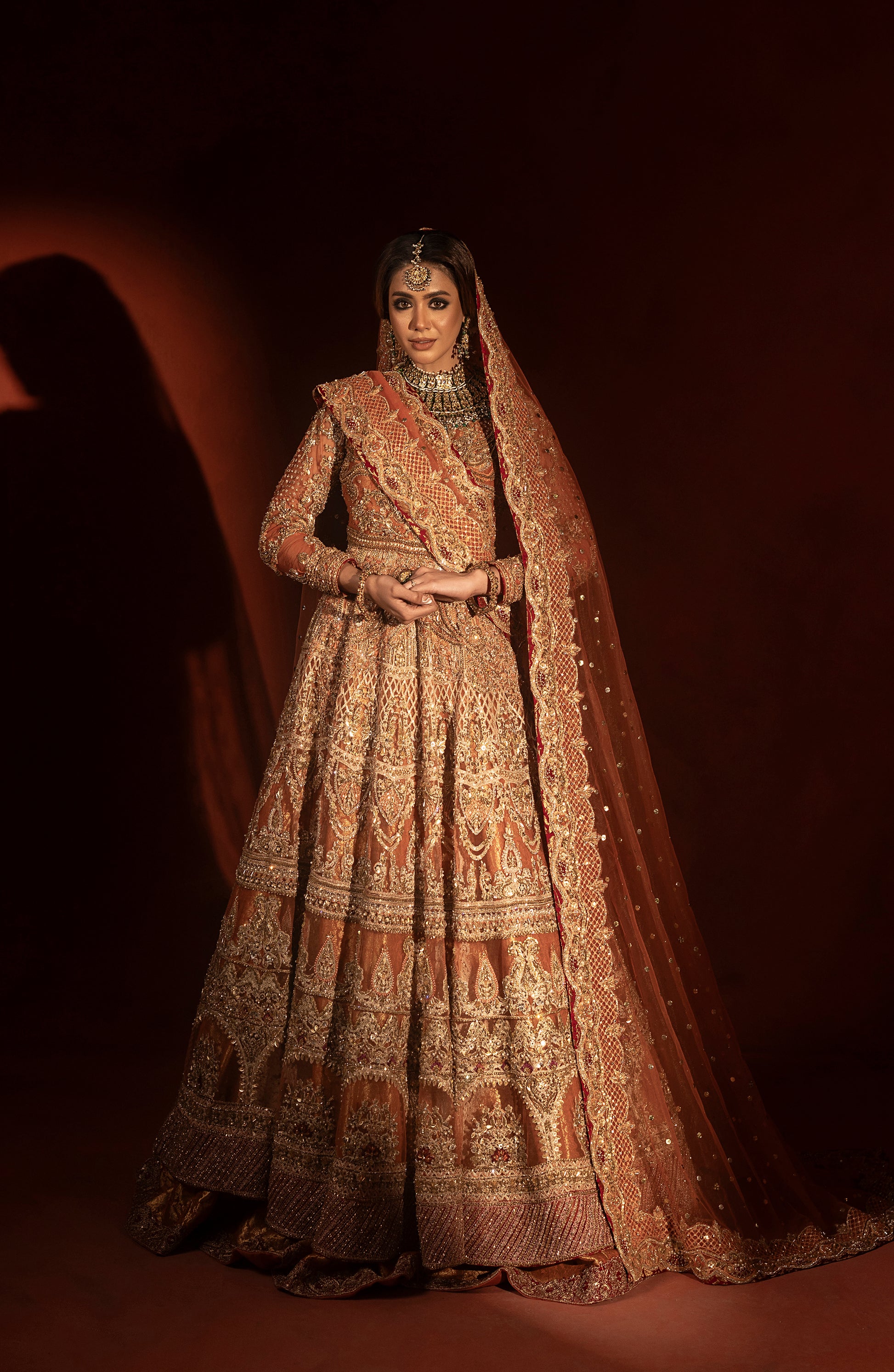 rust-orange-pishwas-jamawar-lehenga-set-embroidery-detail